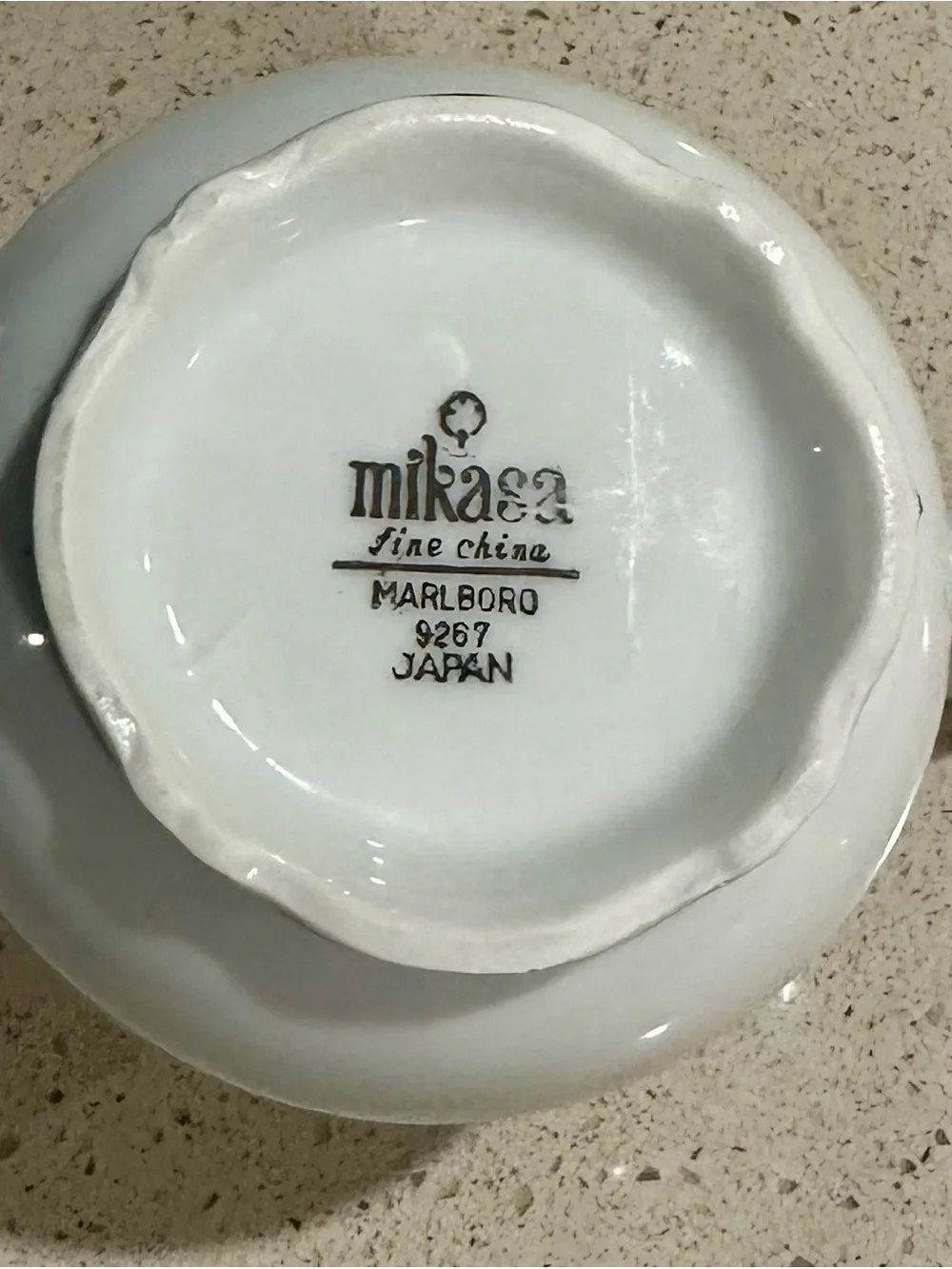 Mikasa White Porcelain Creamer And Lidded Sugar Bowl Set with Silver Trim